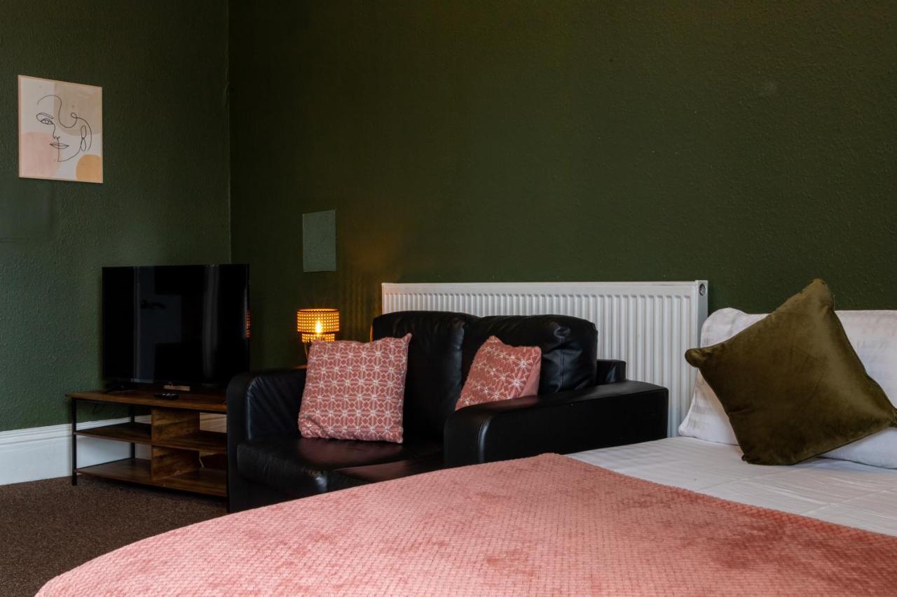 Digbeth City Centre Apartment Sleeps 12 Opposite Coach Station Бірмінгем Екстер'єр фото
